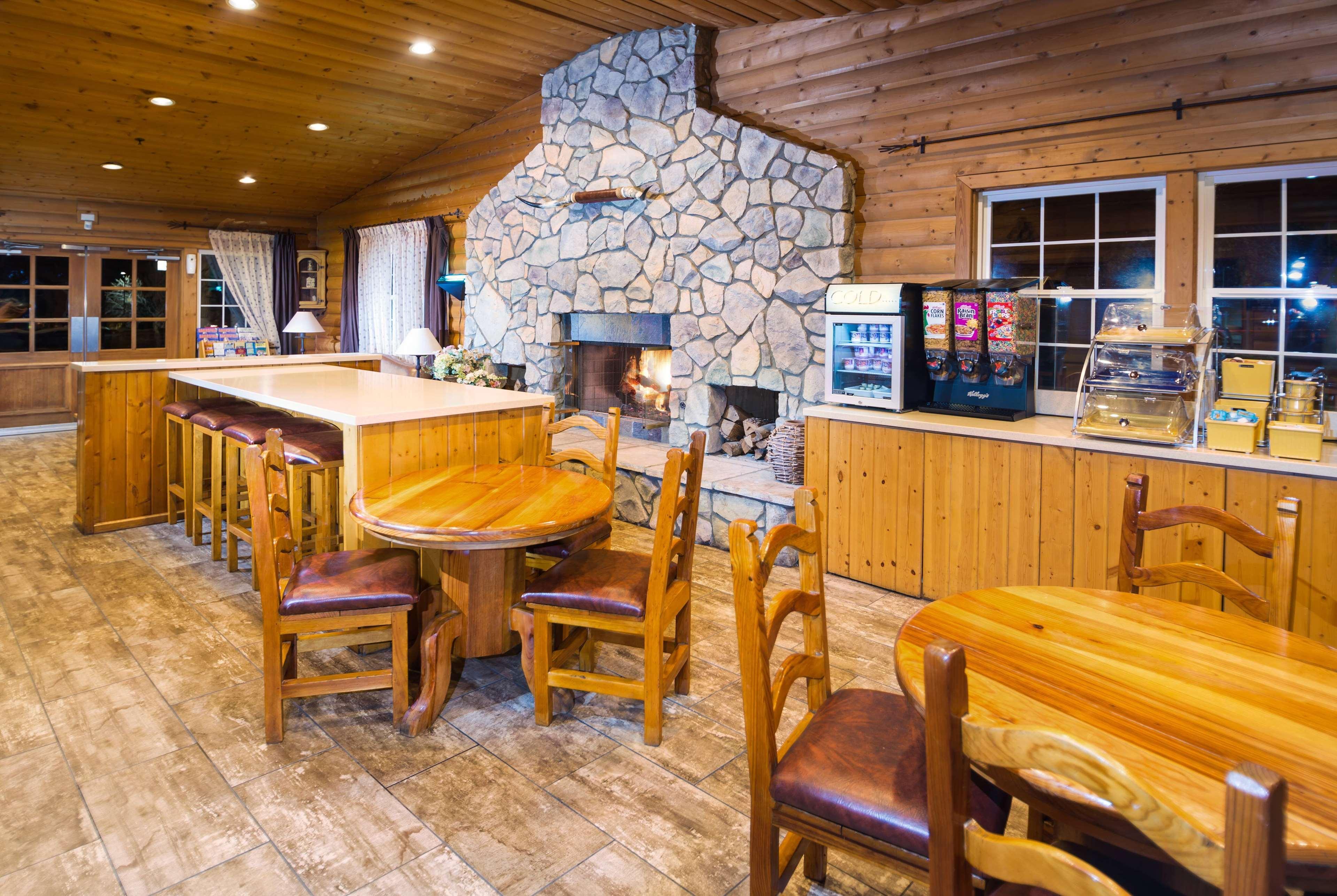 Days Inn By Wyndham Lebec Grapevine Esterno foto