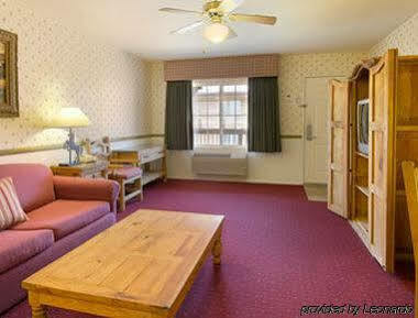 Days Inn By Wyndham Lebec Grapevine Esterno foto